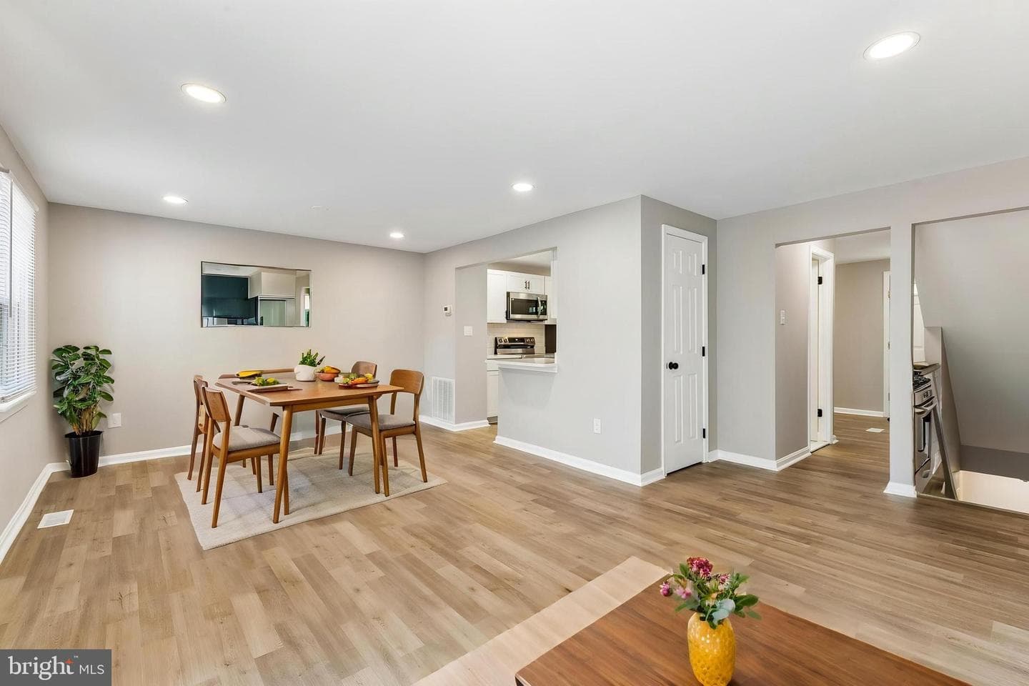 7403 Foxleigh Way photo 5