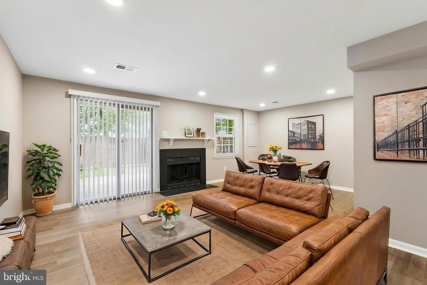 7403 Foxleigh Way photo 9