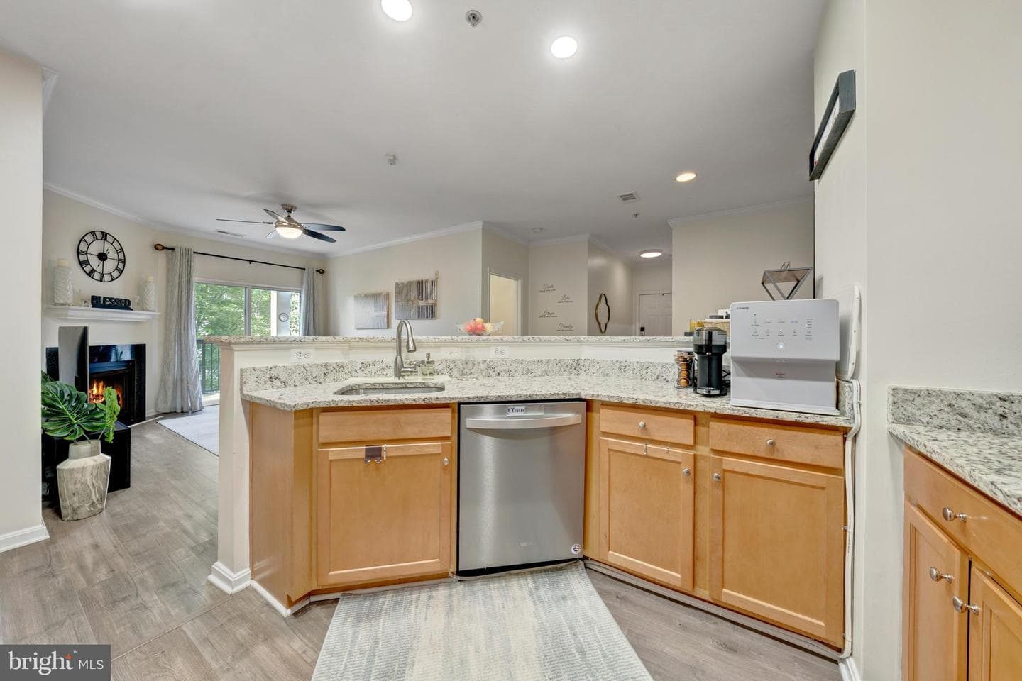 5106 Travis Edward Way #l photo 12