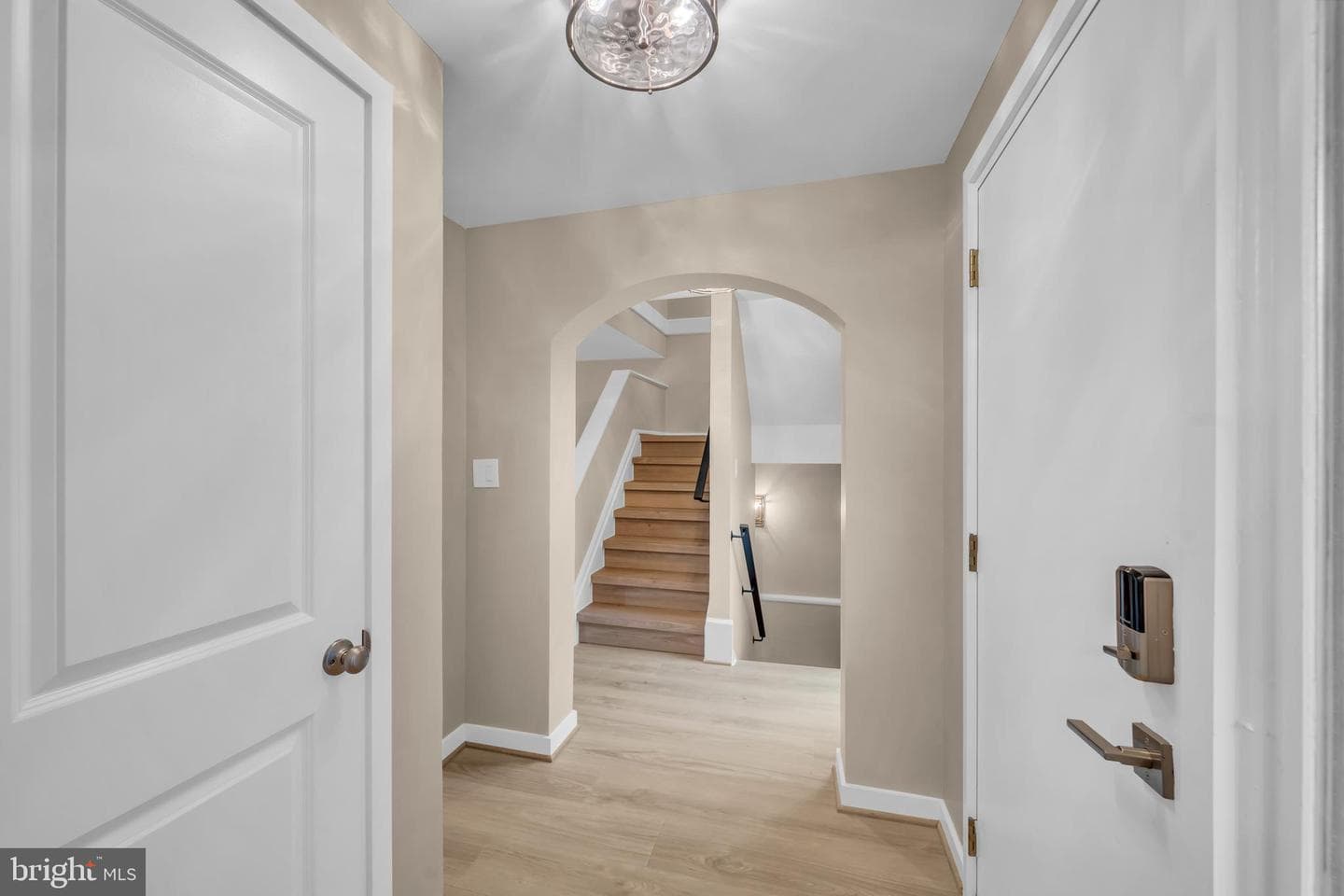 1806 N Shore Court photo 3