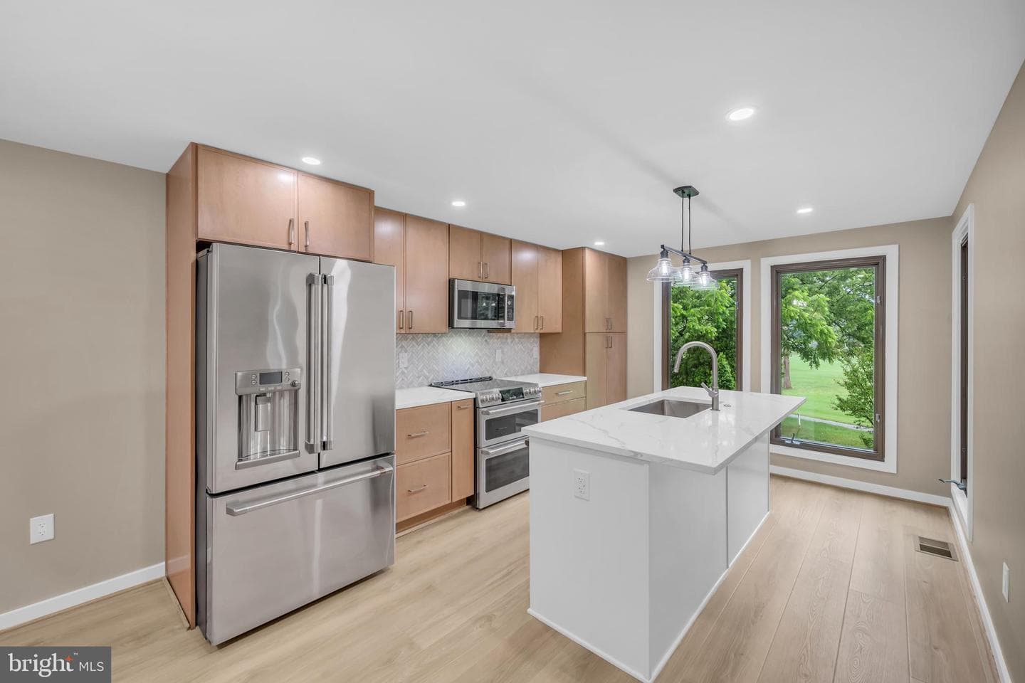 1806 N Shore Court photo 6