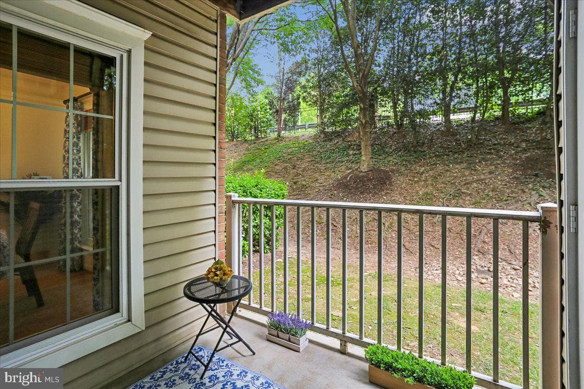 7011 Falls Reach Drive #101 photo 30