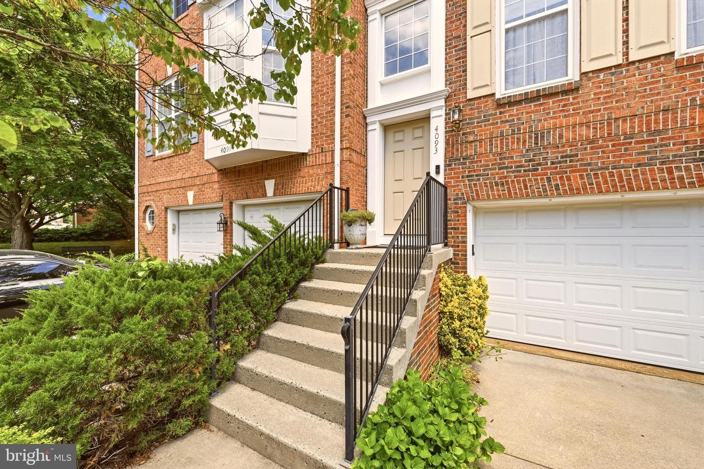 4093 Oak Village Landing photo 2