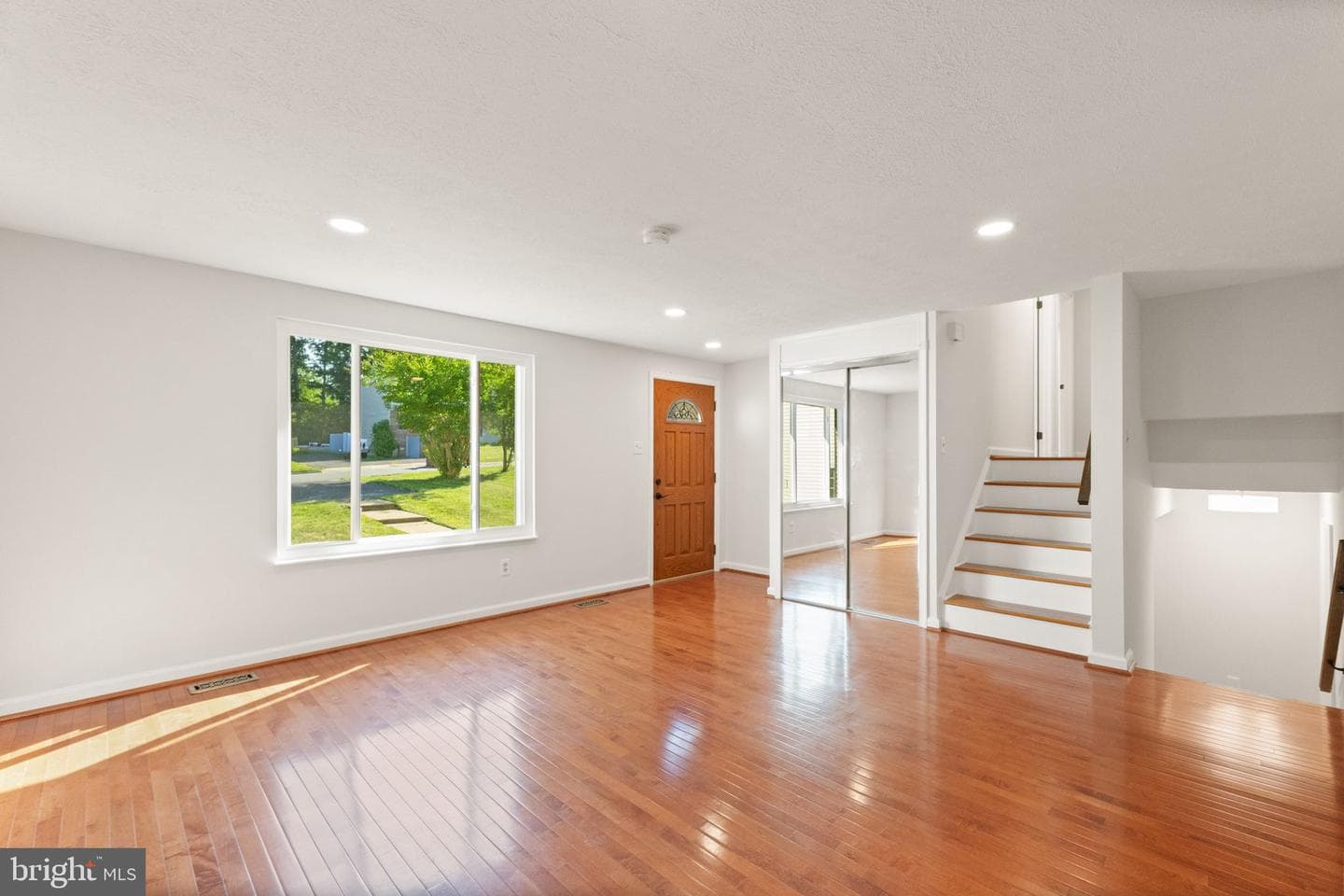 8494 Summer Breeze Lane photo 9