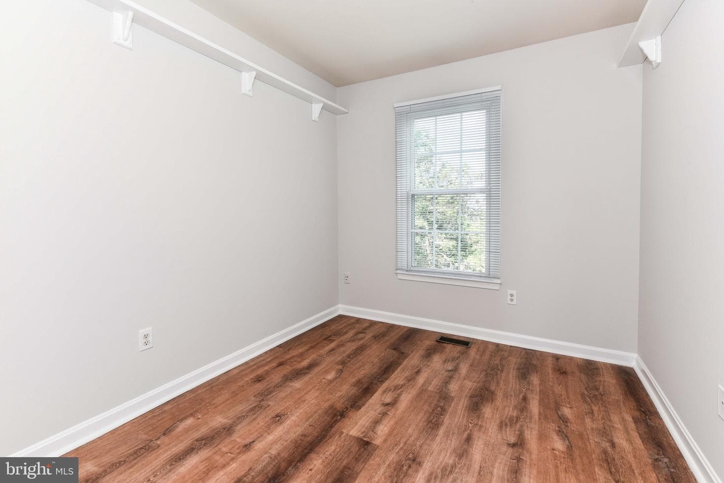 1207 Bond Street photo 13