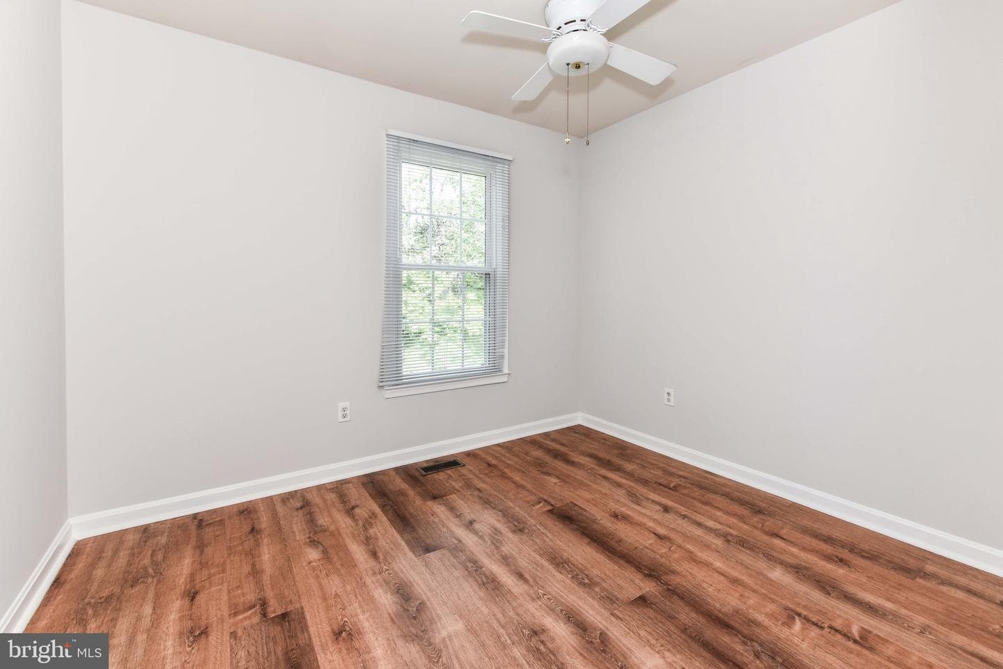 1207 Bond Street photo 14