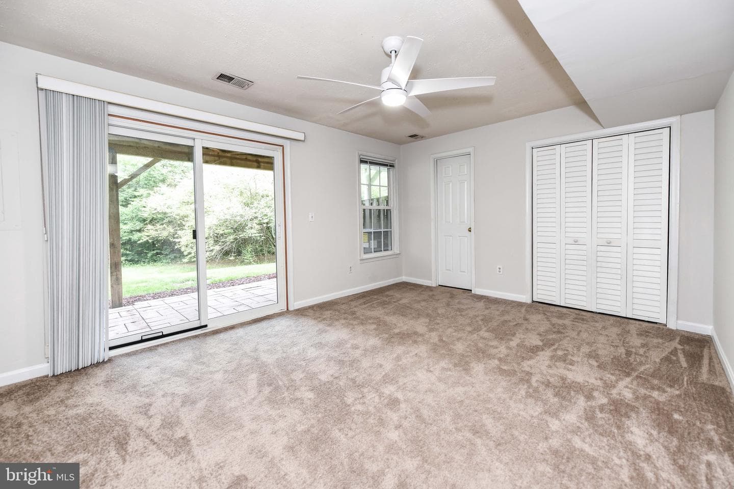 1207 Bond Street photo 25