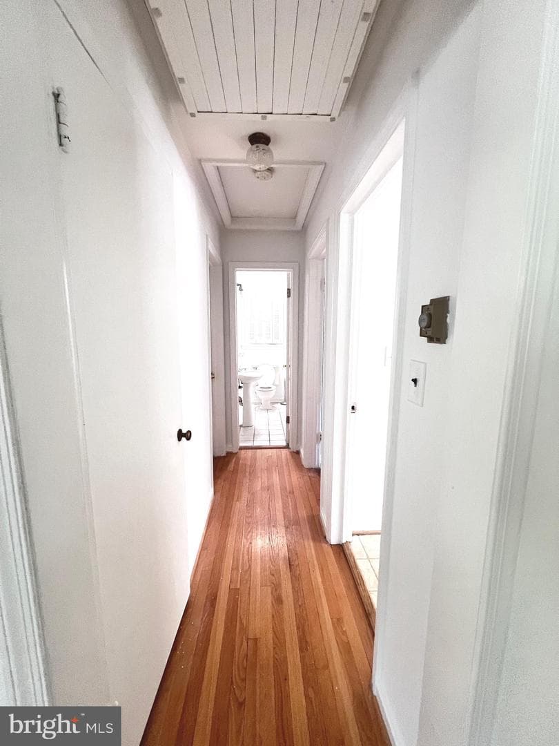 826 Van Buren Street photo 19