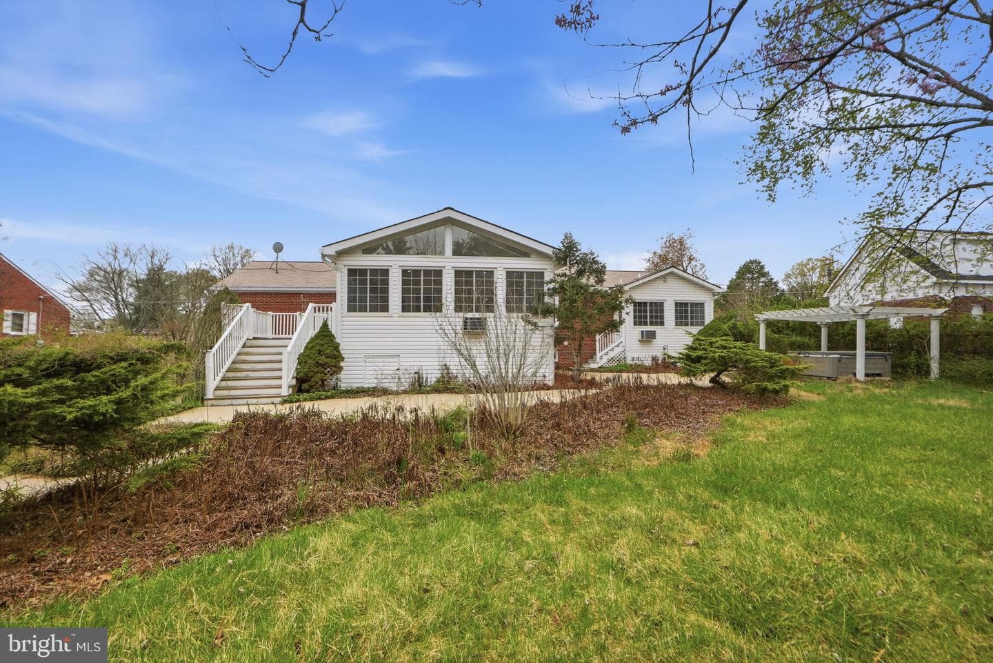 826 Van Buren Street photo 5