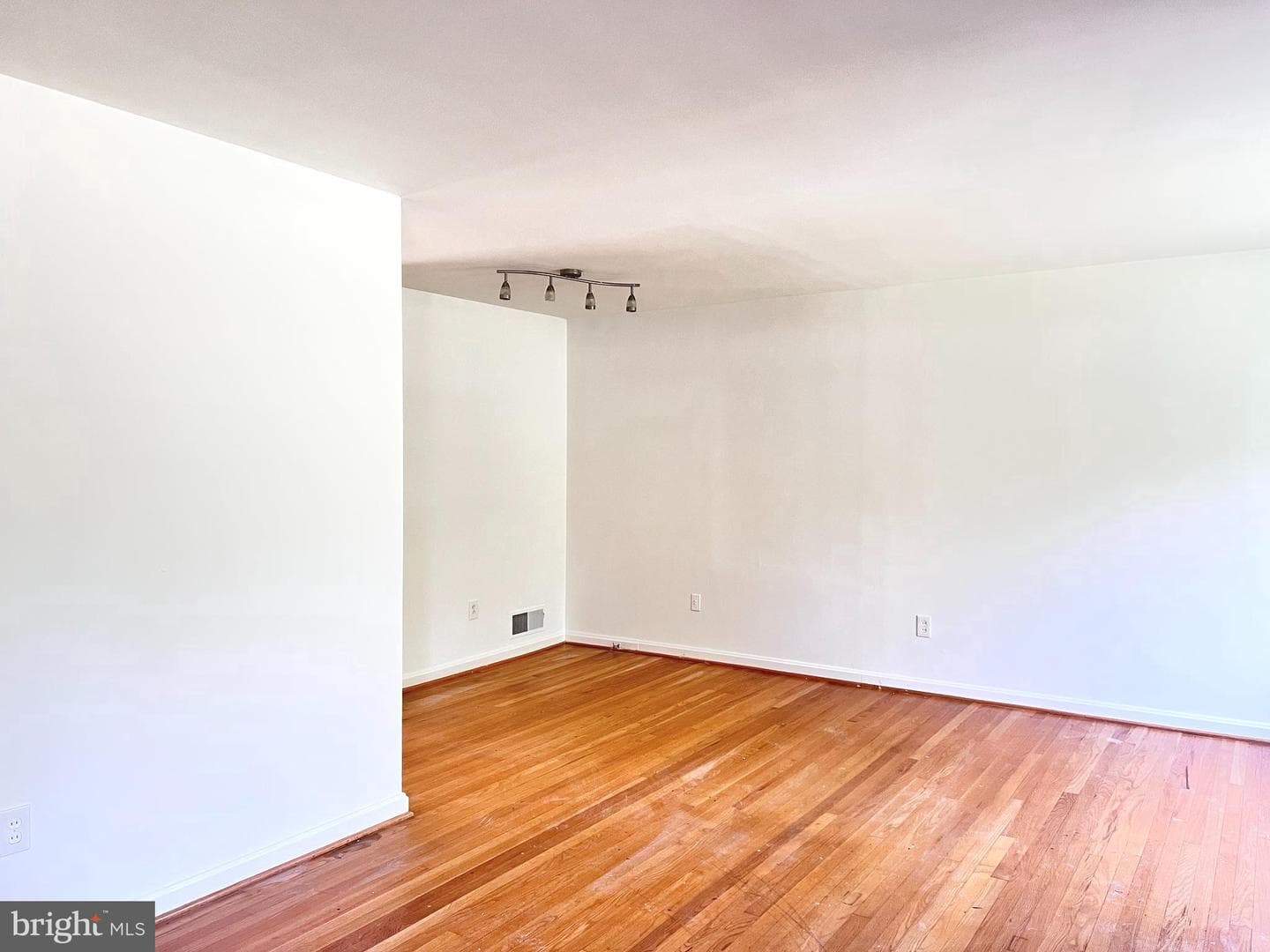 826 Van Buren Street photo 7