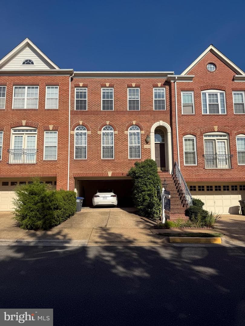 2833 Grace Forest Place, Vienna