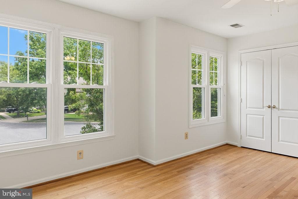 10008 Leamoore Lane photo 11