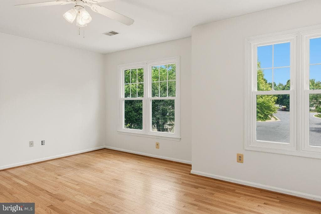 10008 Leamoore Lane photo 33