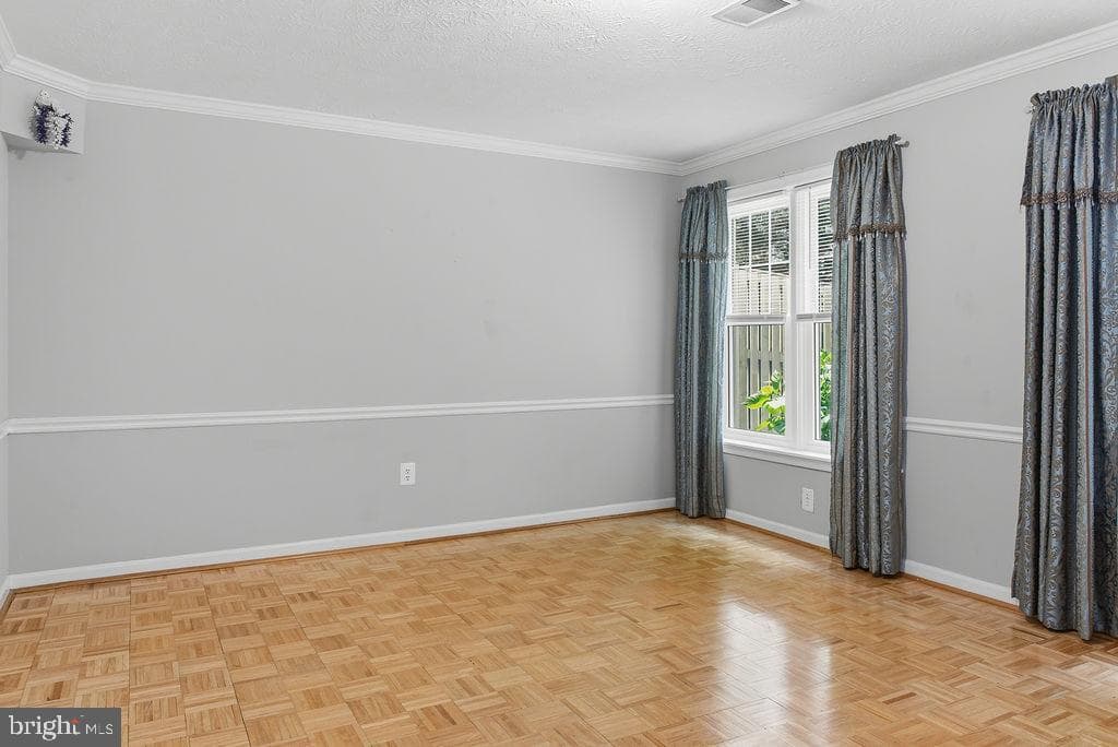 10008 Leamoore Lane photo 40