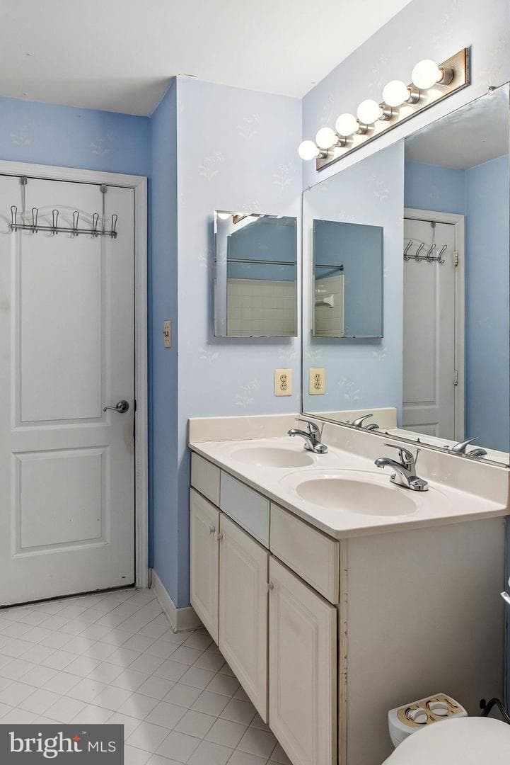 10008 Leamoore Lane photo 41