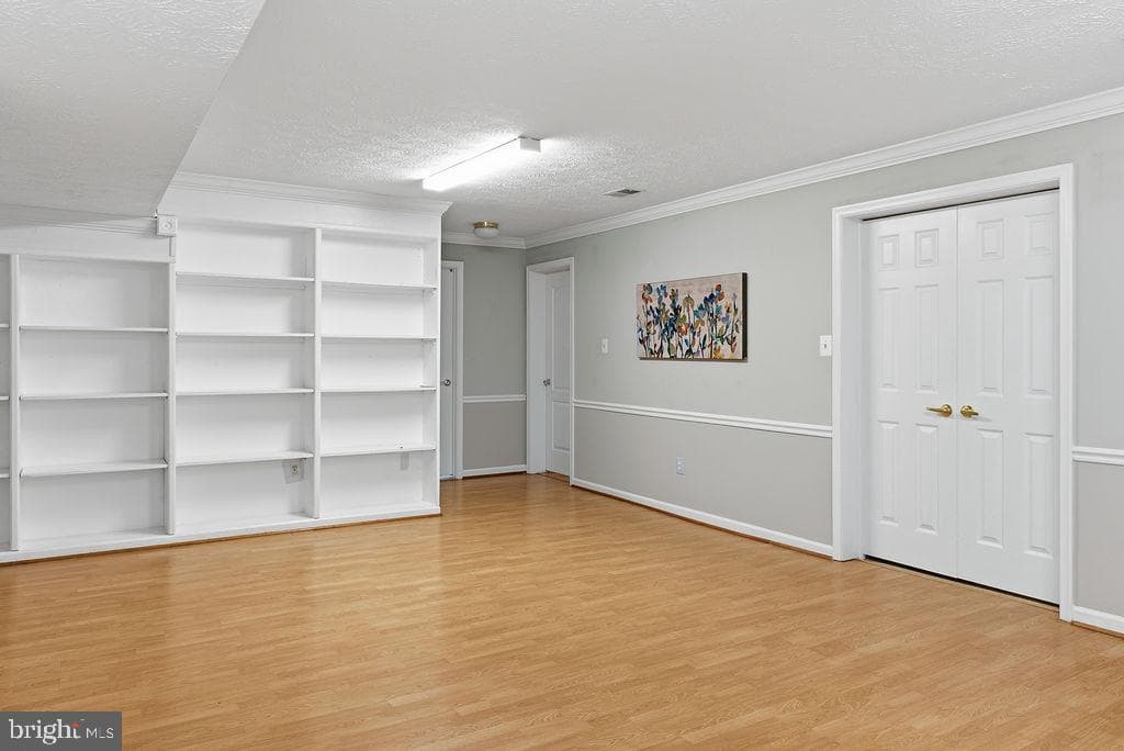 10008 Leamoore Lane photo 49