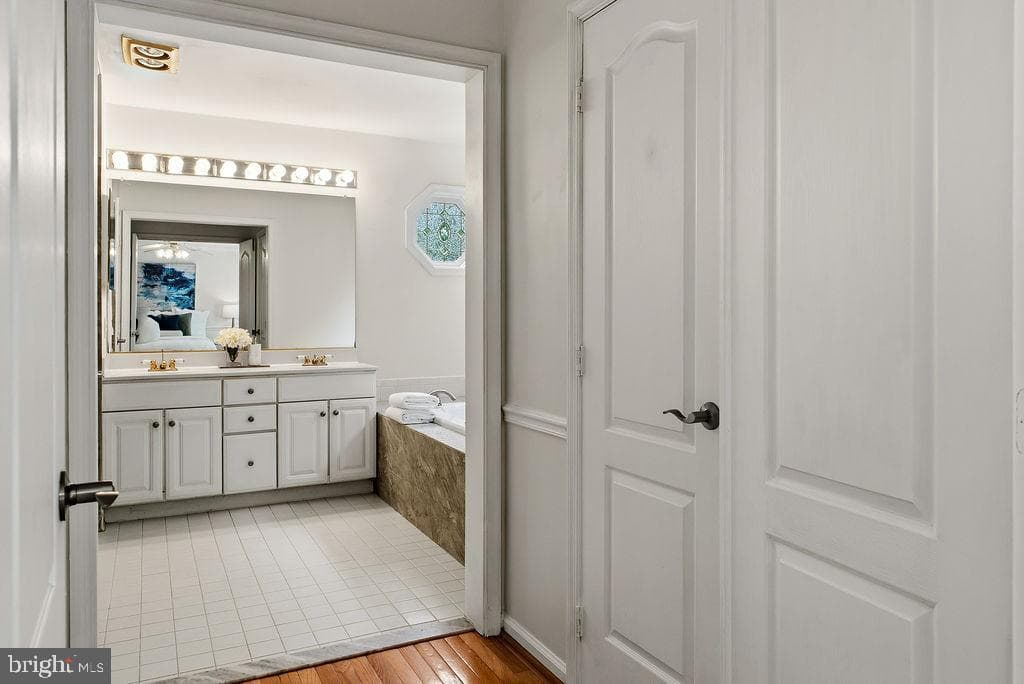 10008 Leamoore Lane photo 8
