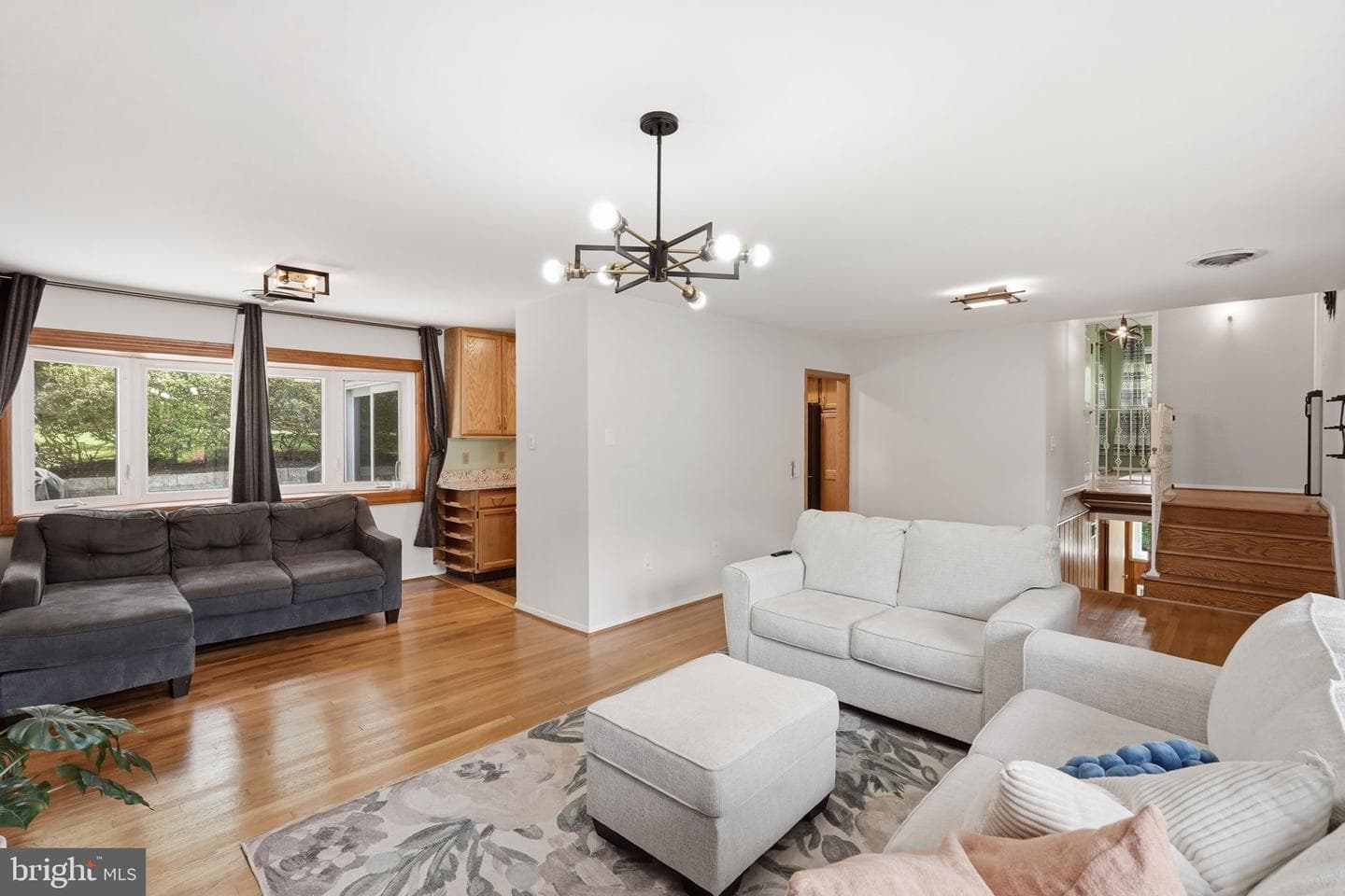 6817 Valley Brook Drive photo 4