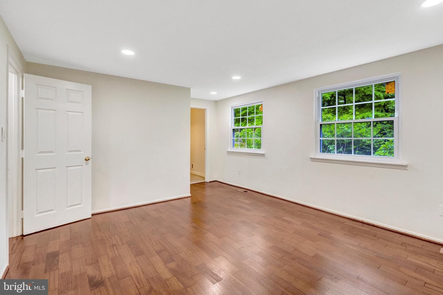 5759 Heming Avenue photo 31