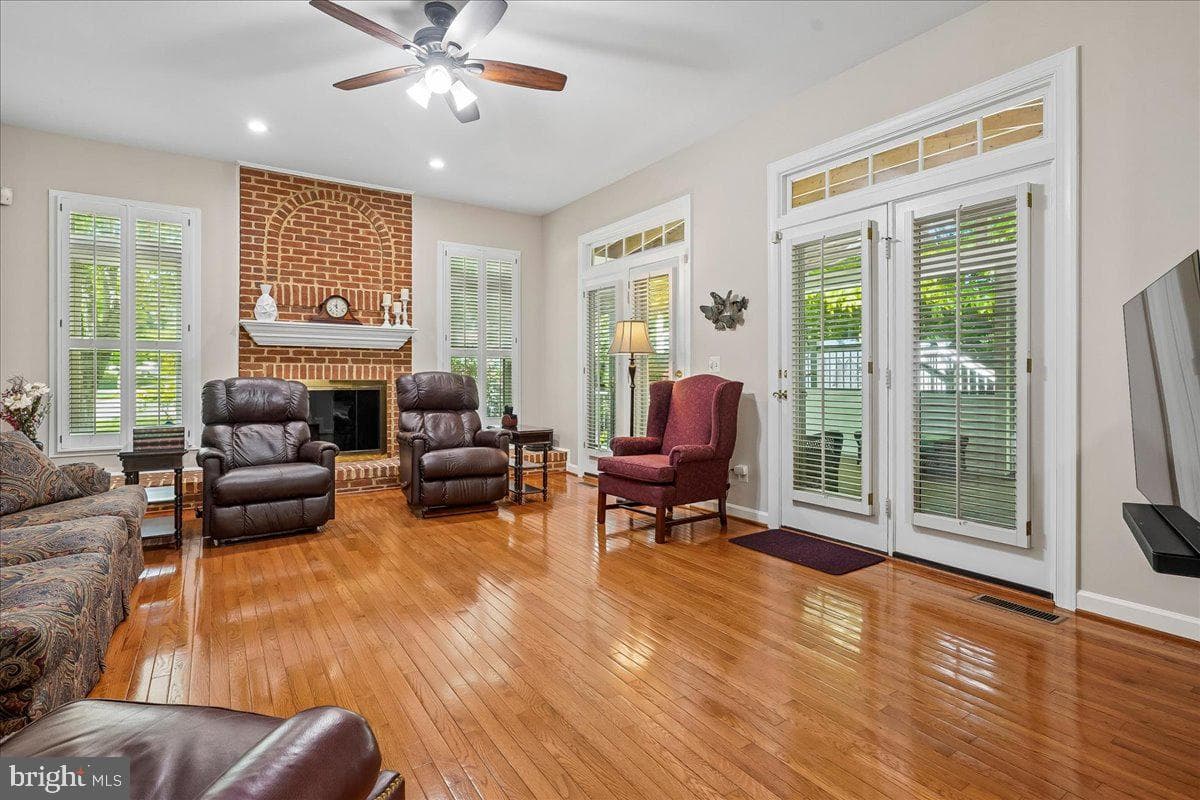 7826 Preakness Lane photo 18