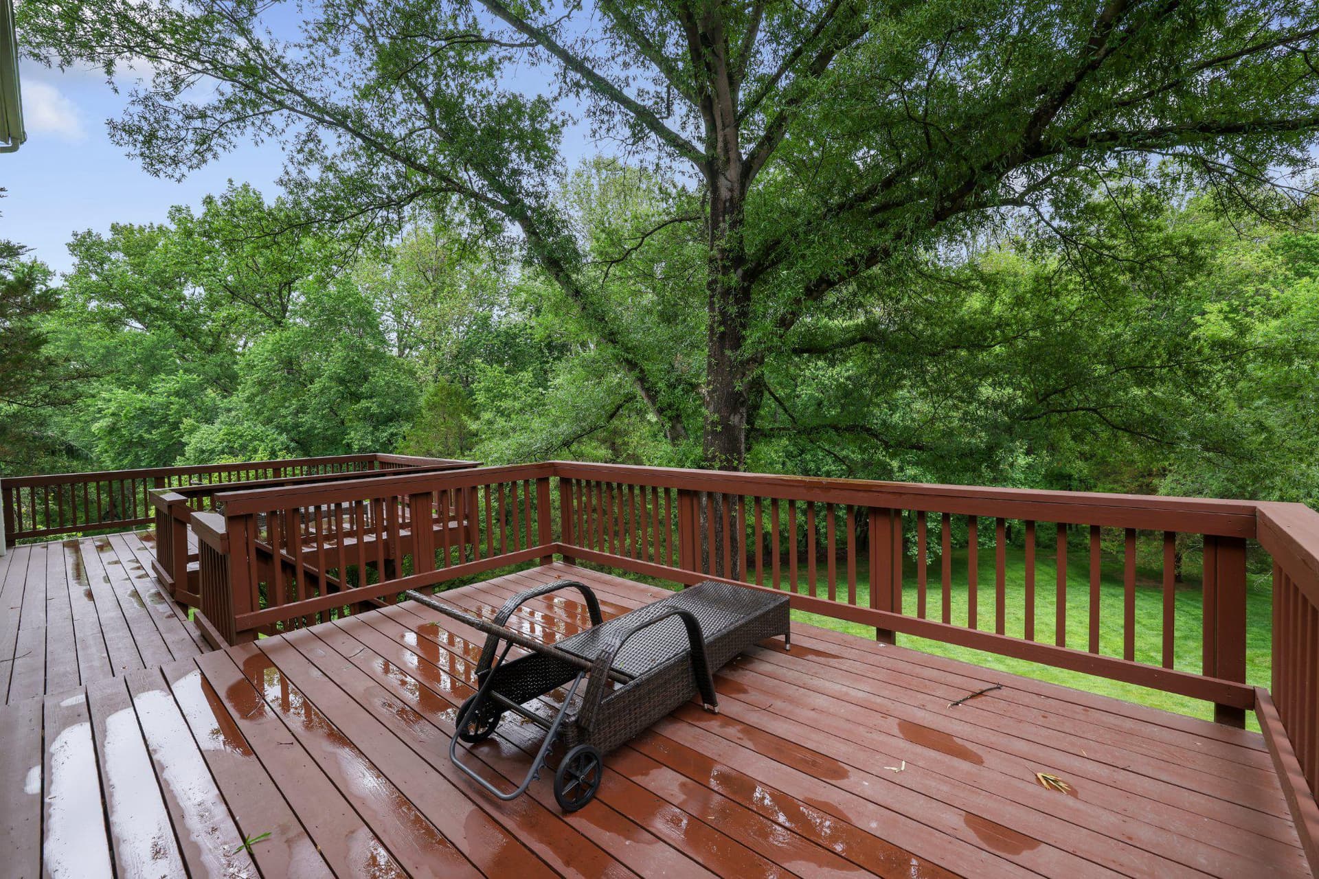 9718 Locust Hill Drive photo 17
