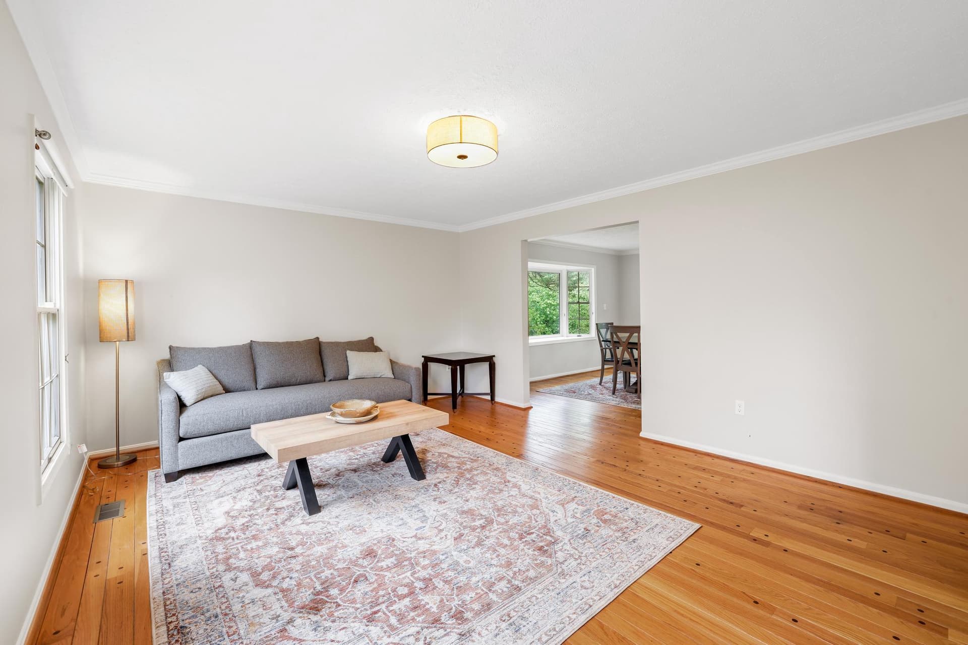 9718 Locust Hill Drive photo 4