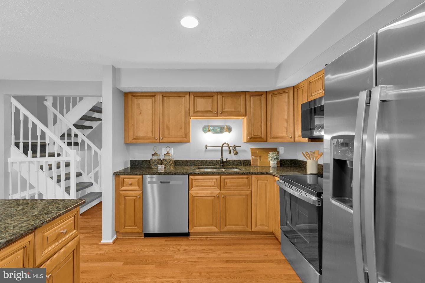 6806 Heatherway Court photo 15