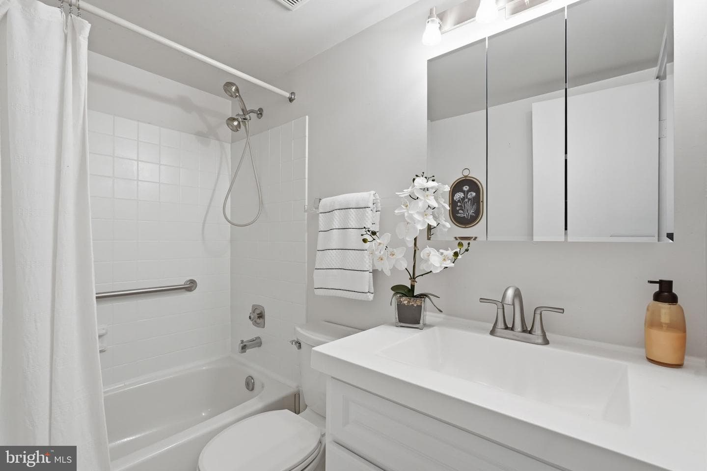 11721 Karbon Hill Court #201 photo 22