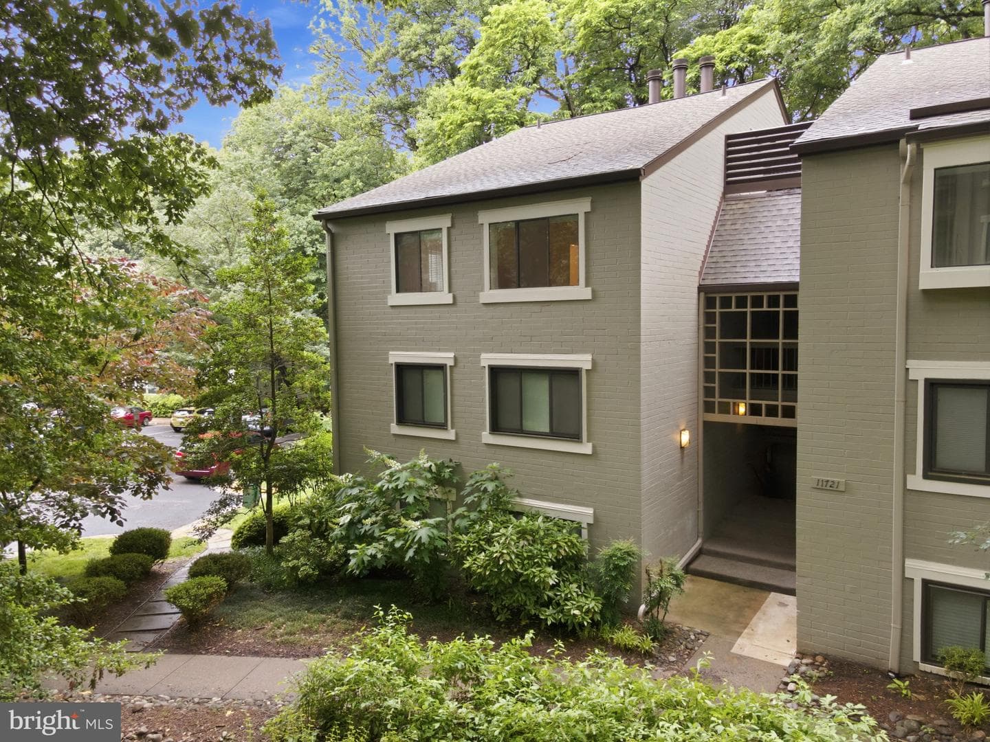 11721 Karbon Hill Court #201 photo 25