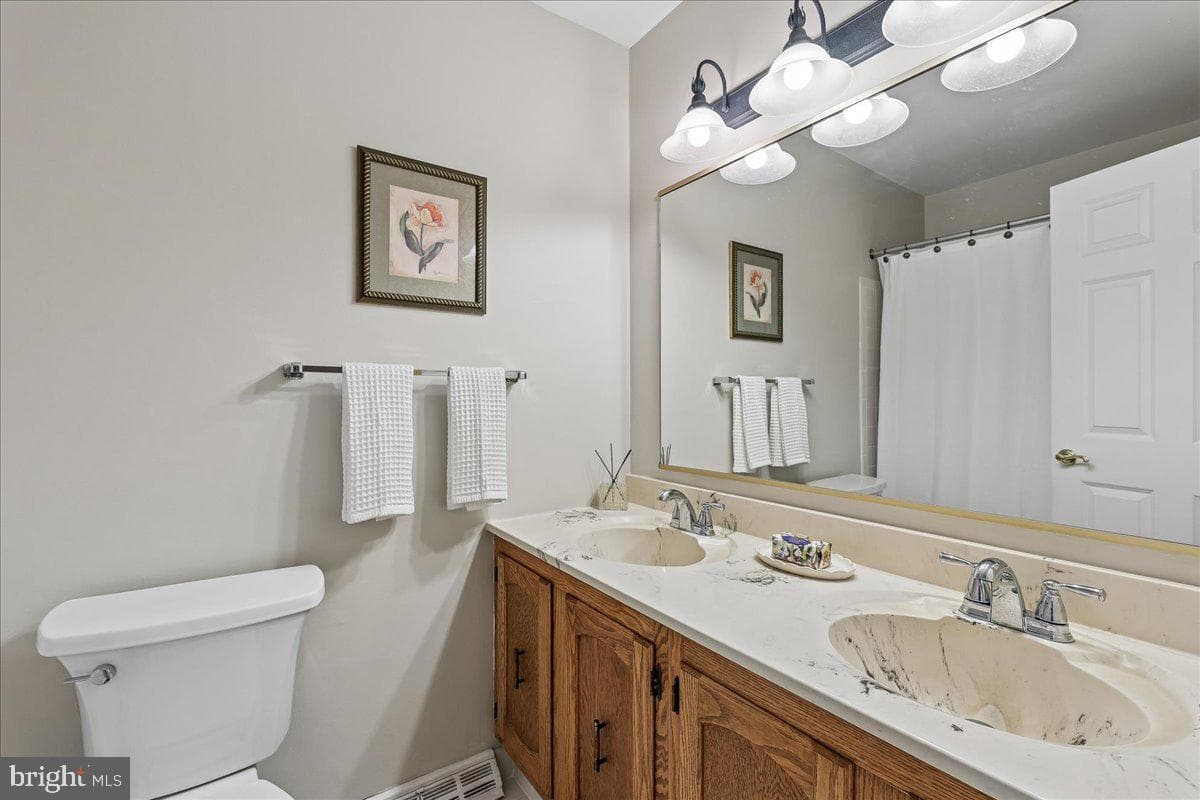2520 Penny Royal Lane photo 25