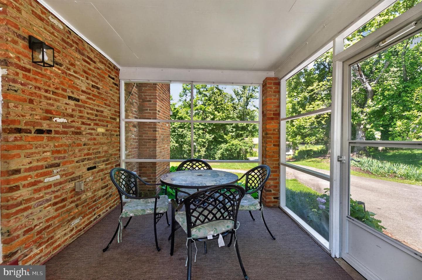 6727 Newington Road photo 14