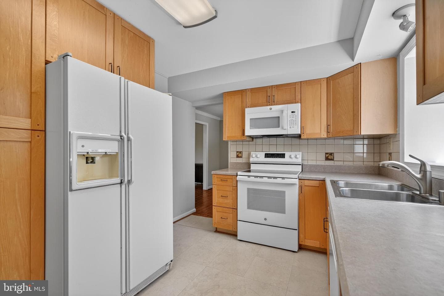 6727 Newington Road photo 19