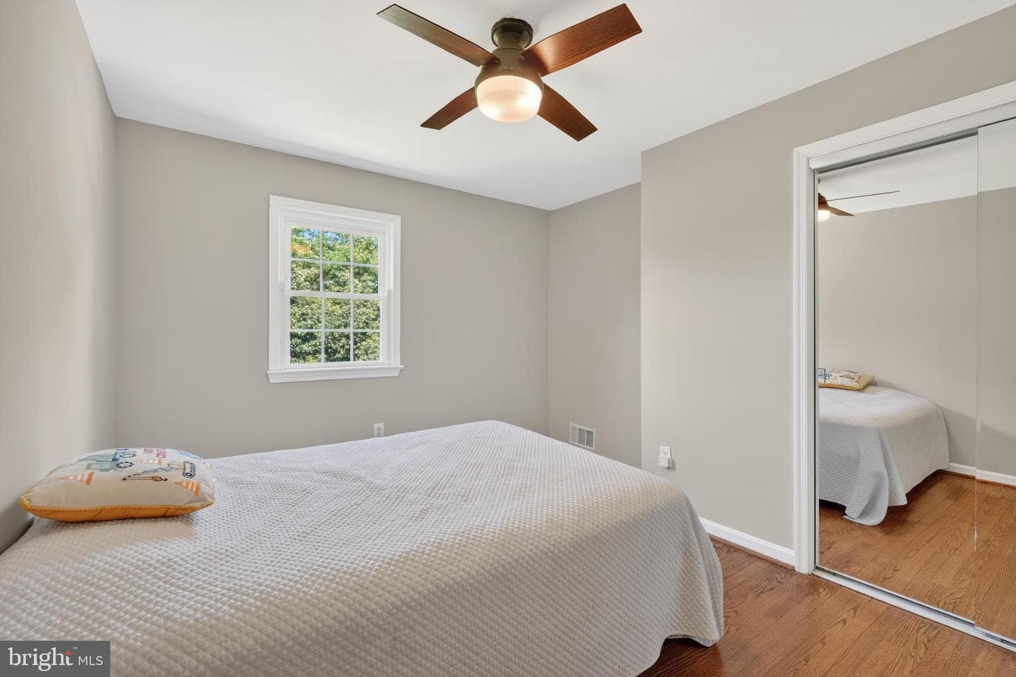 6727 Newington Road photo 24