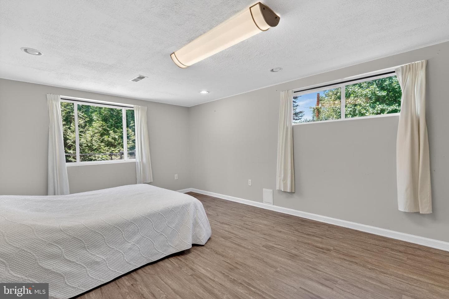6727 Newington Road photo 33