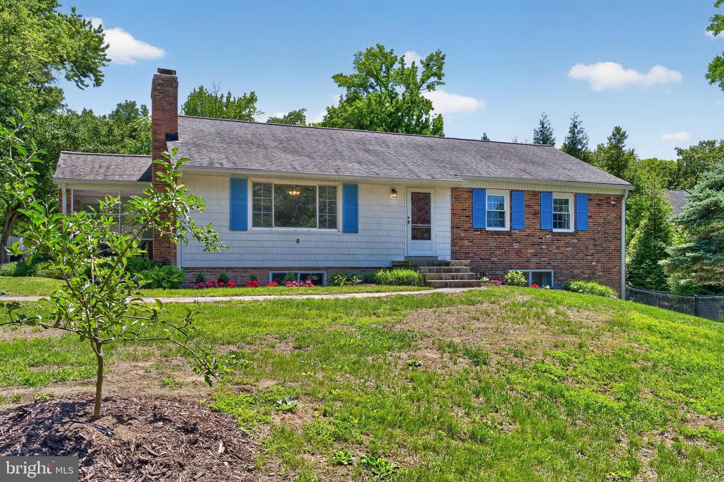 6727 Newington Road photo 4