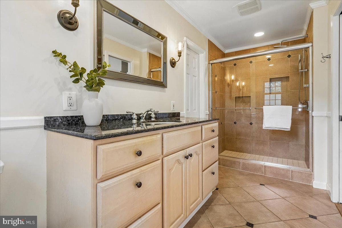 1003 Dewolfe Drive photo 27