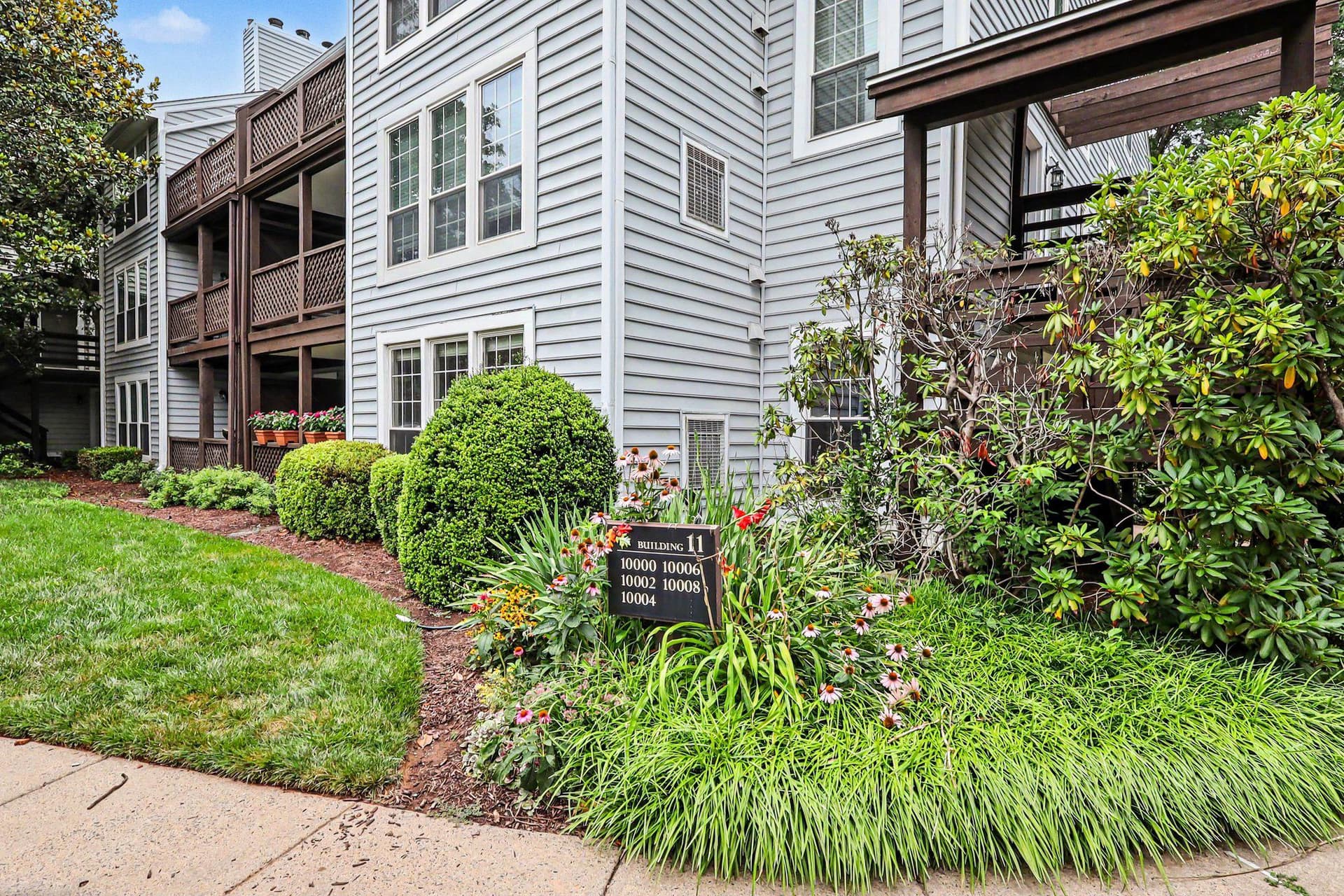 10000 Oakton Terrace Road photo 11