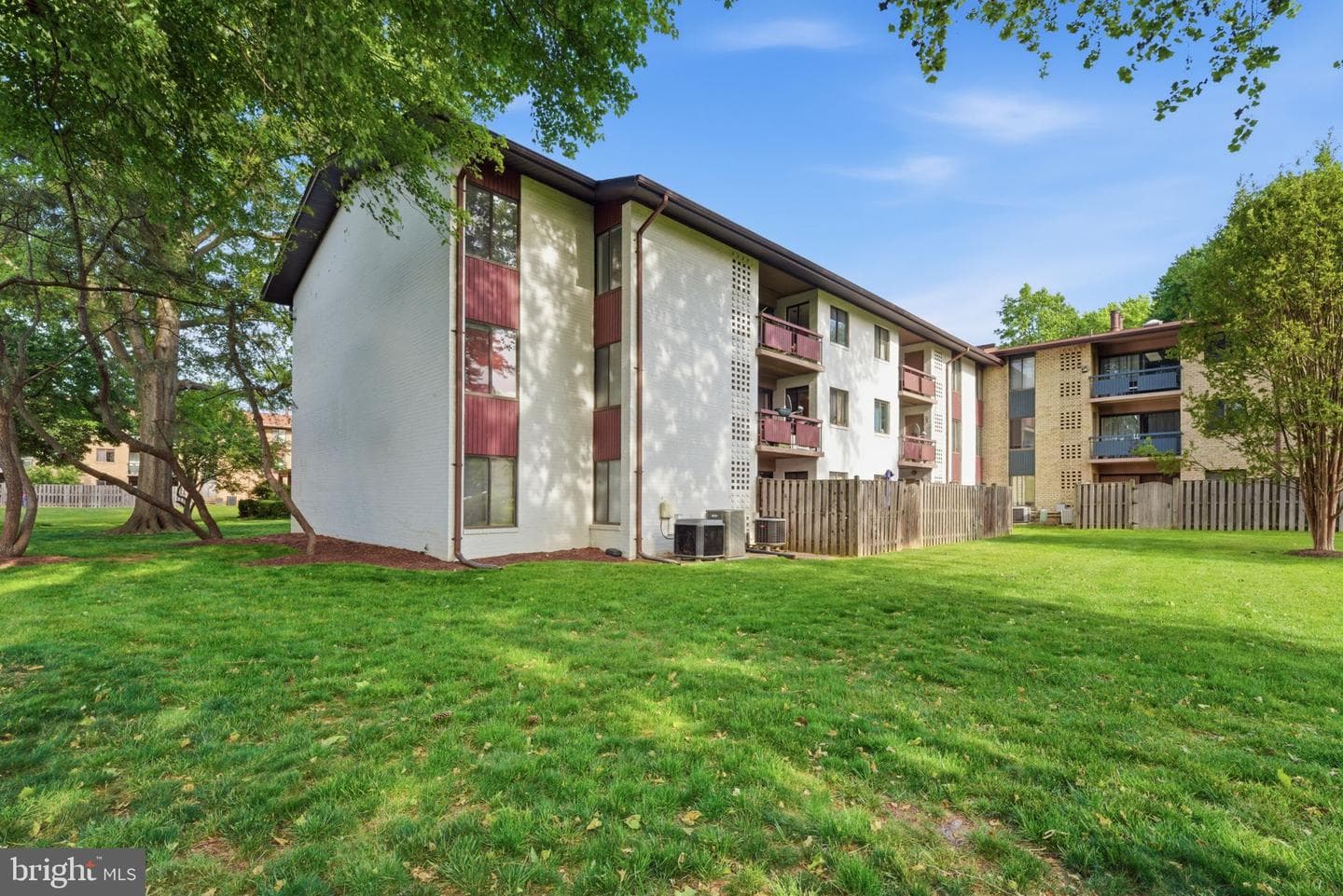 2845 Windsor Drive #303 photo 29
