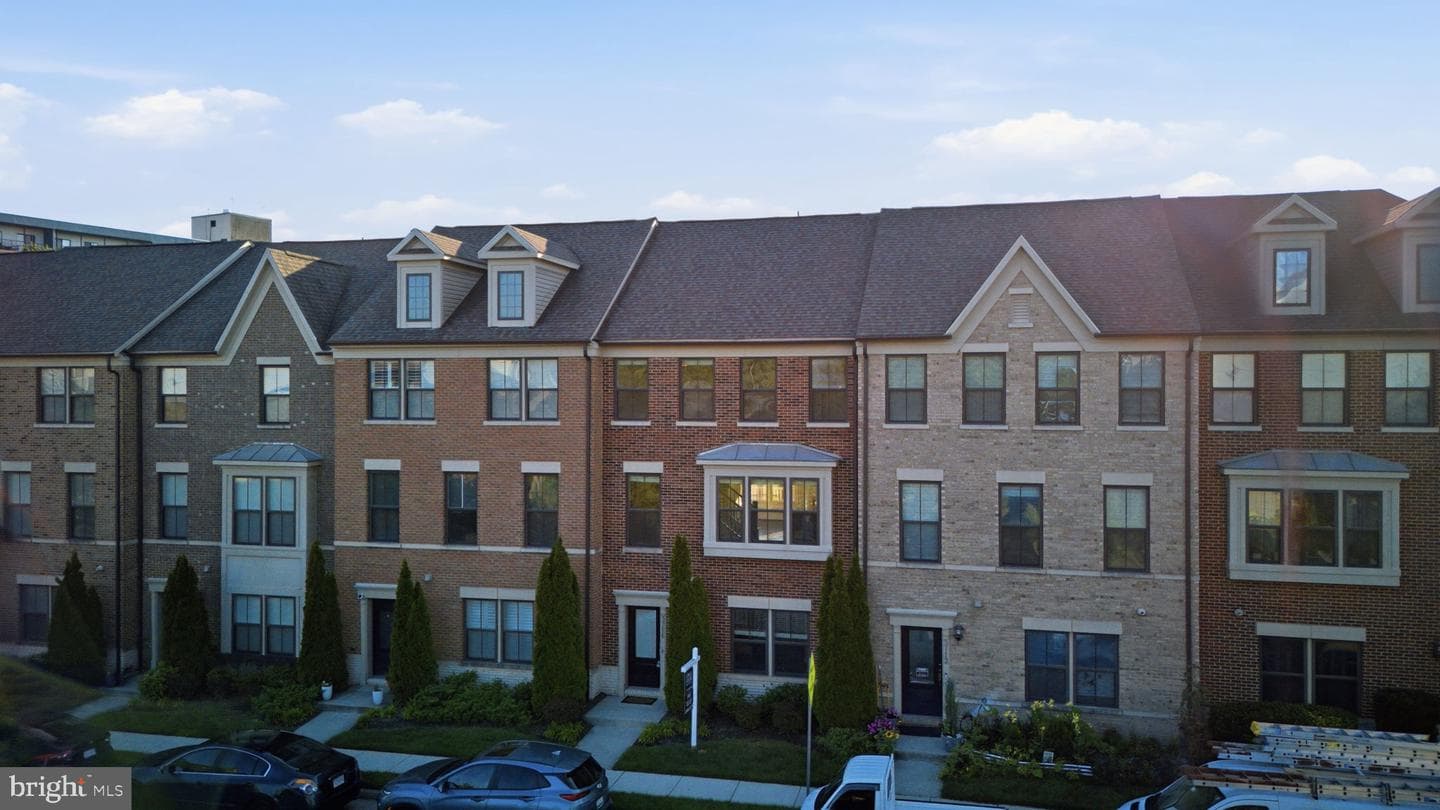 3714 Powell Lane, Falls Church