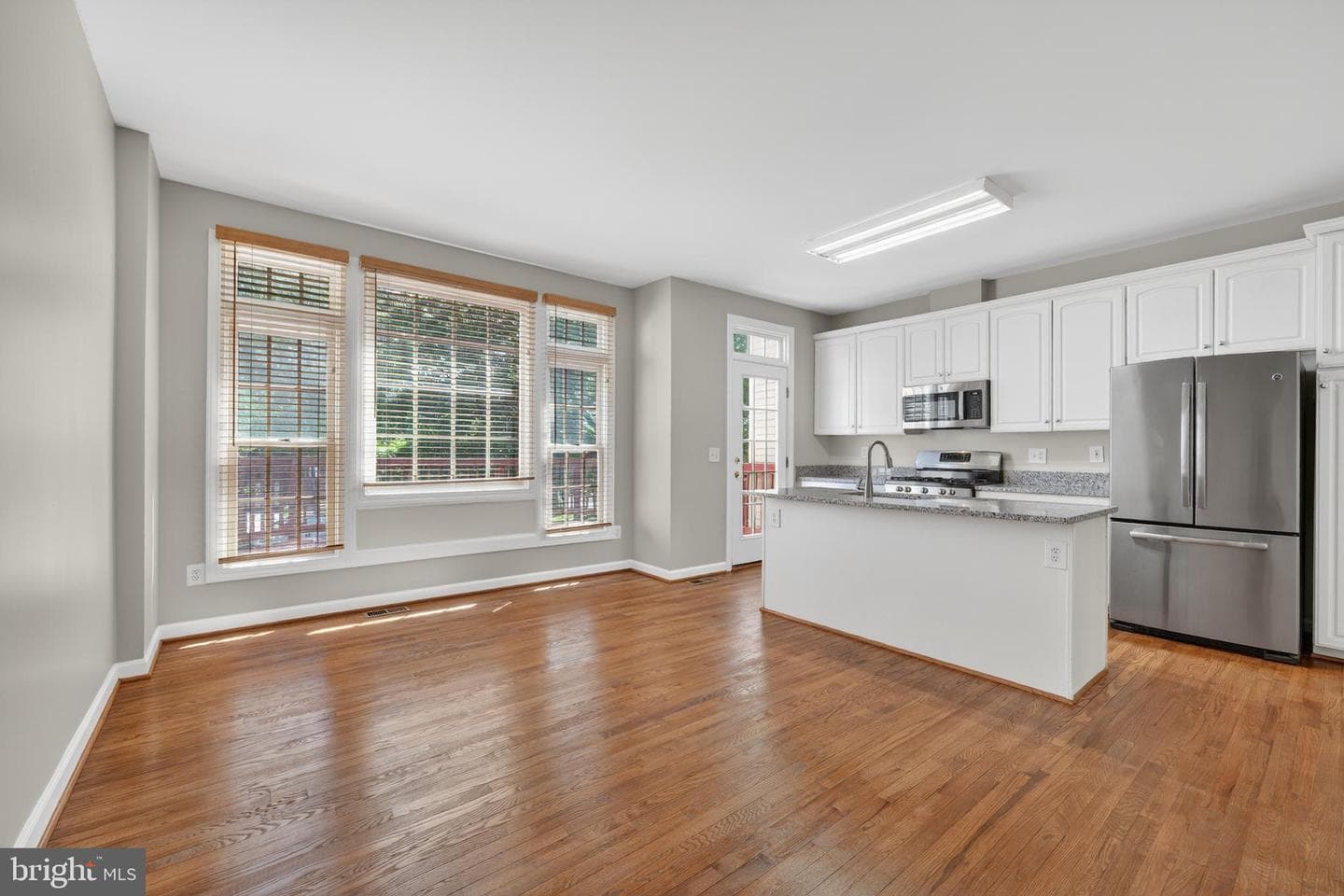 5506 Jowett Court photo 4