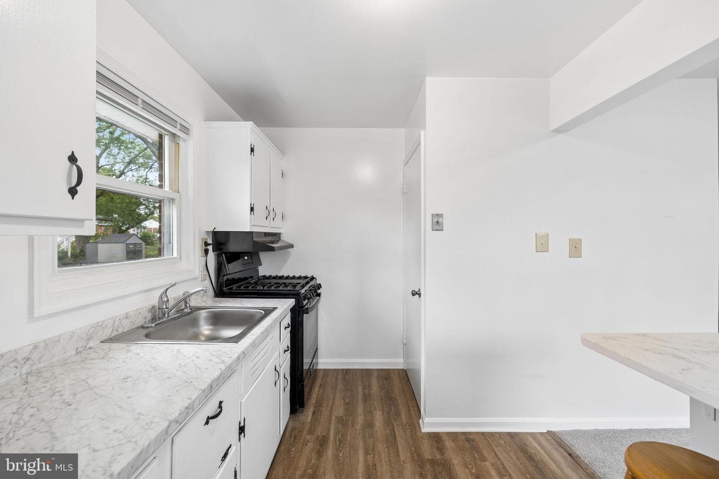 6421 Dorset Drive photo 8