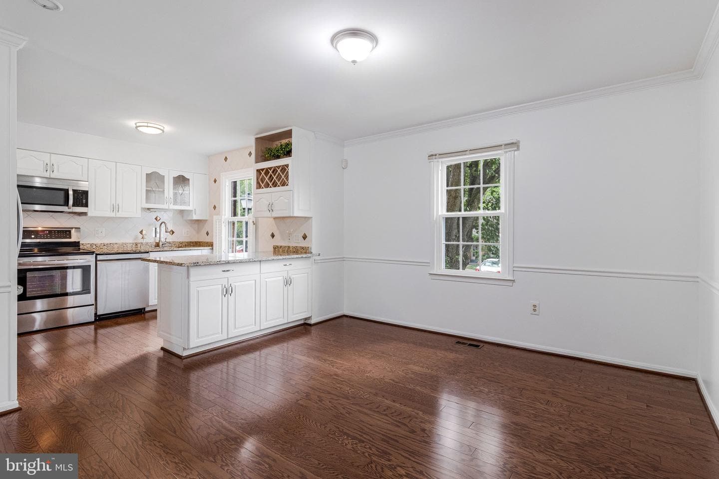 5919 Ambassador Way photo 18