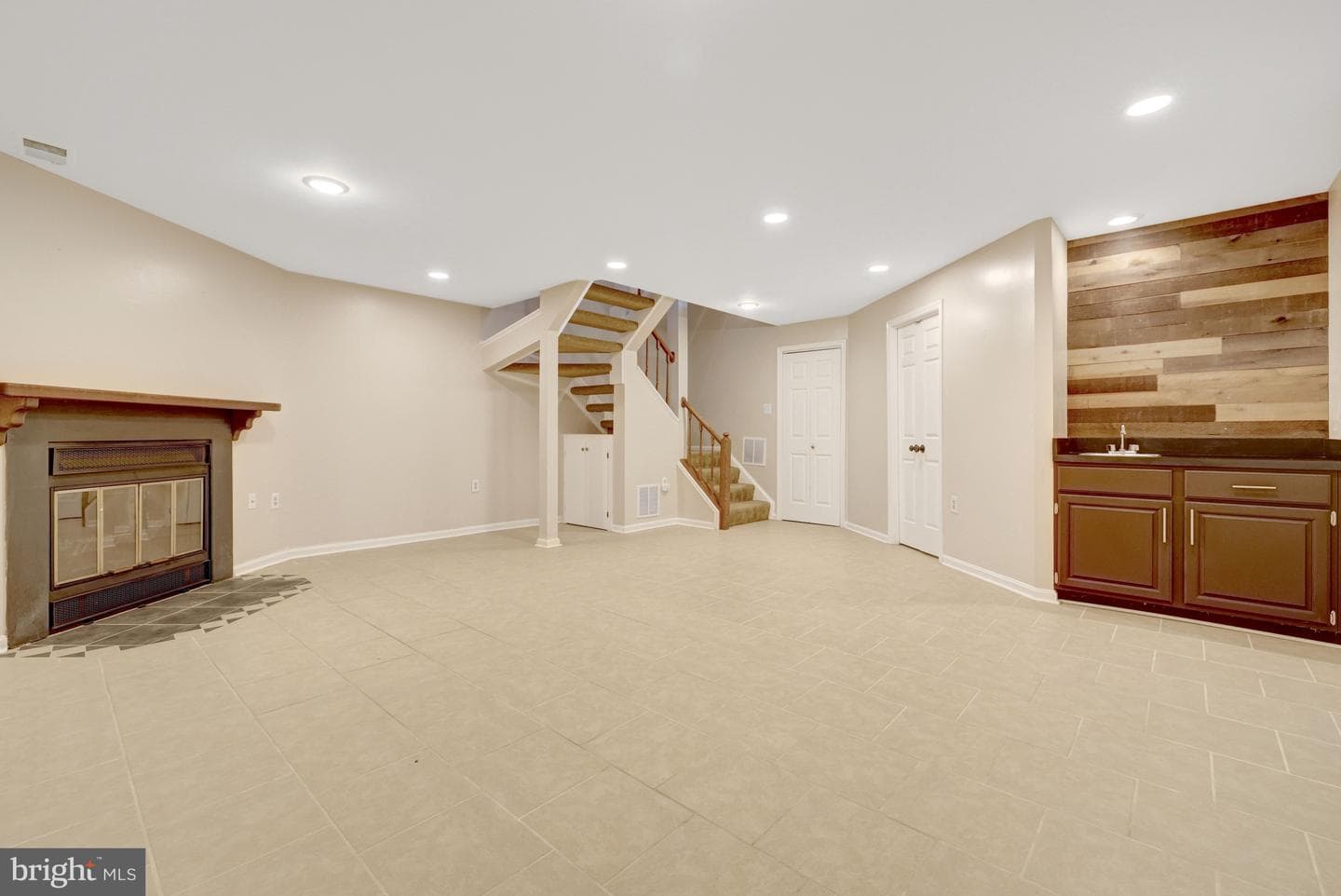 11992 Sentinel Point Ct photo 35