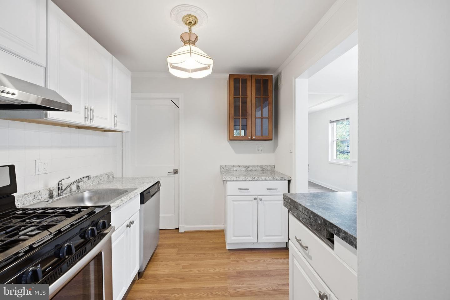 2033 Arlington Terrace photo 11