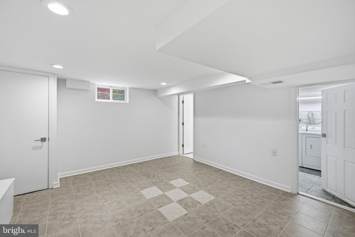 2033 Arlington Terrace photo 38