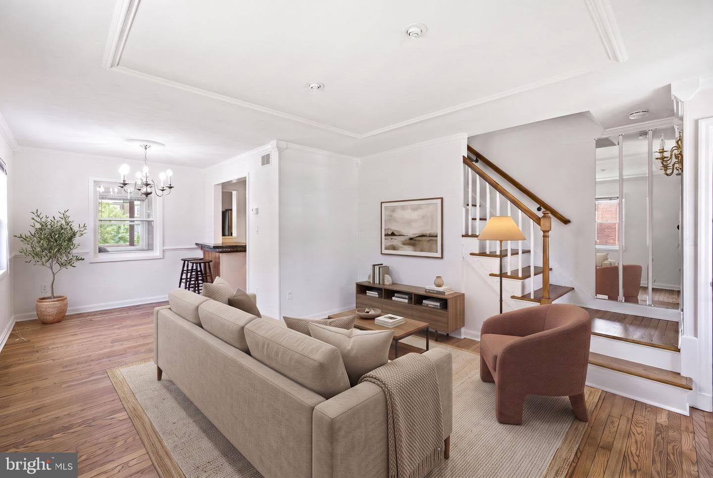 2033 Arlington Terrace photo 4