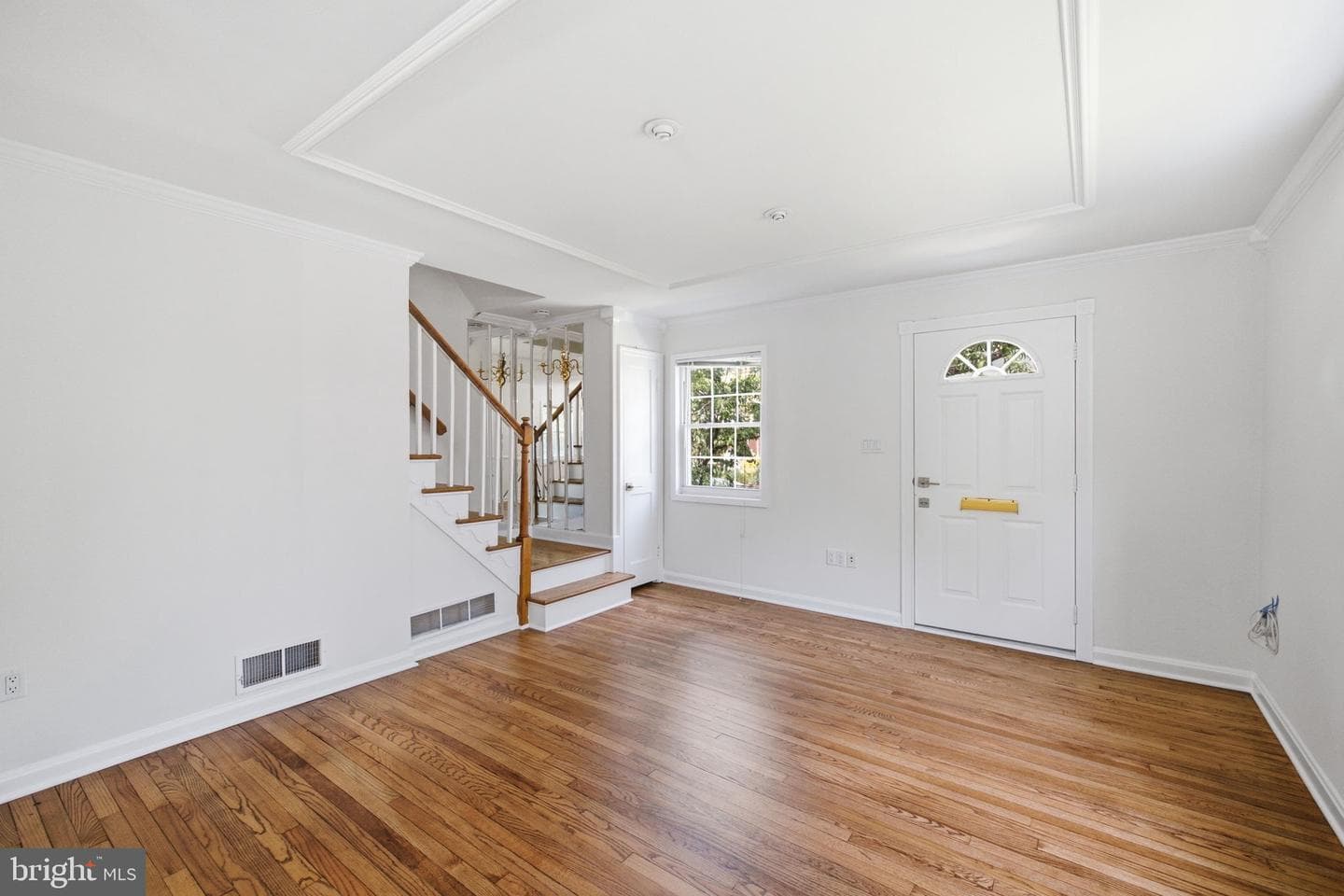 2033 Arlington Terrace photo 7