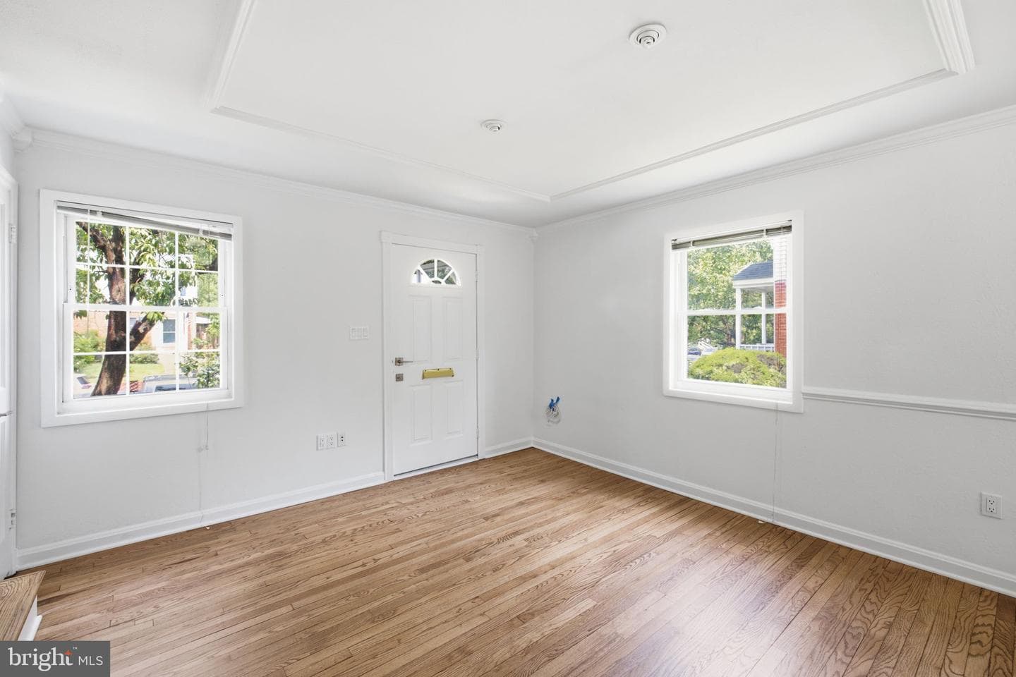 2033 Arlington Terrace photo 9