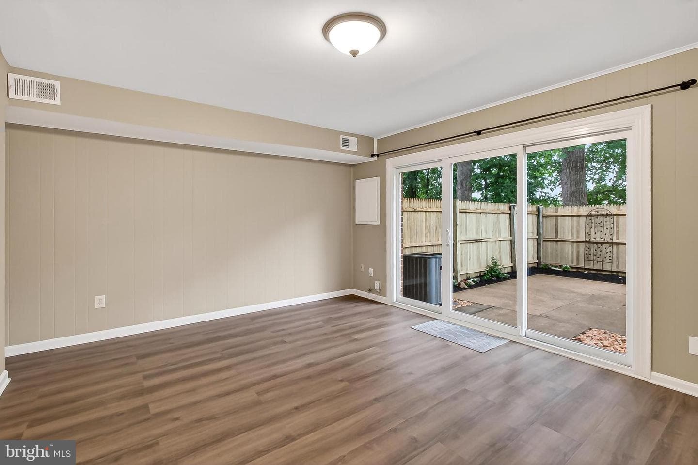 5833 Royal Ridge Drive #943 photo 30