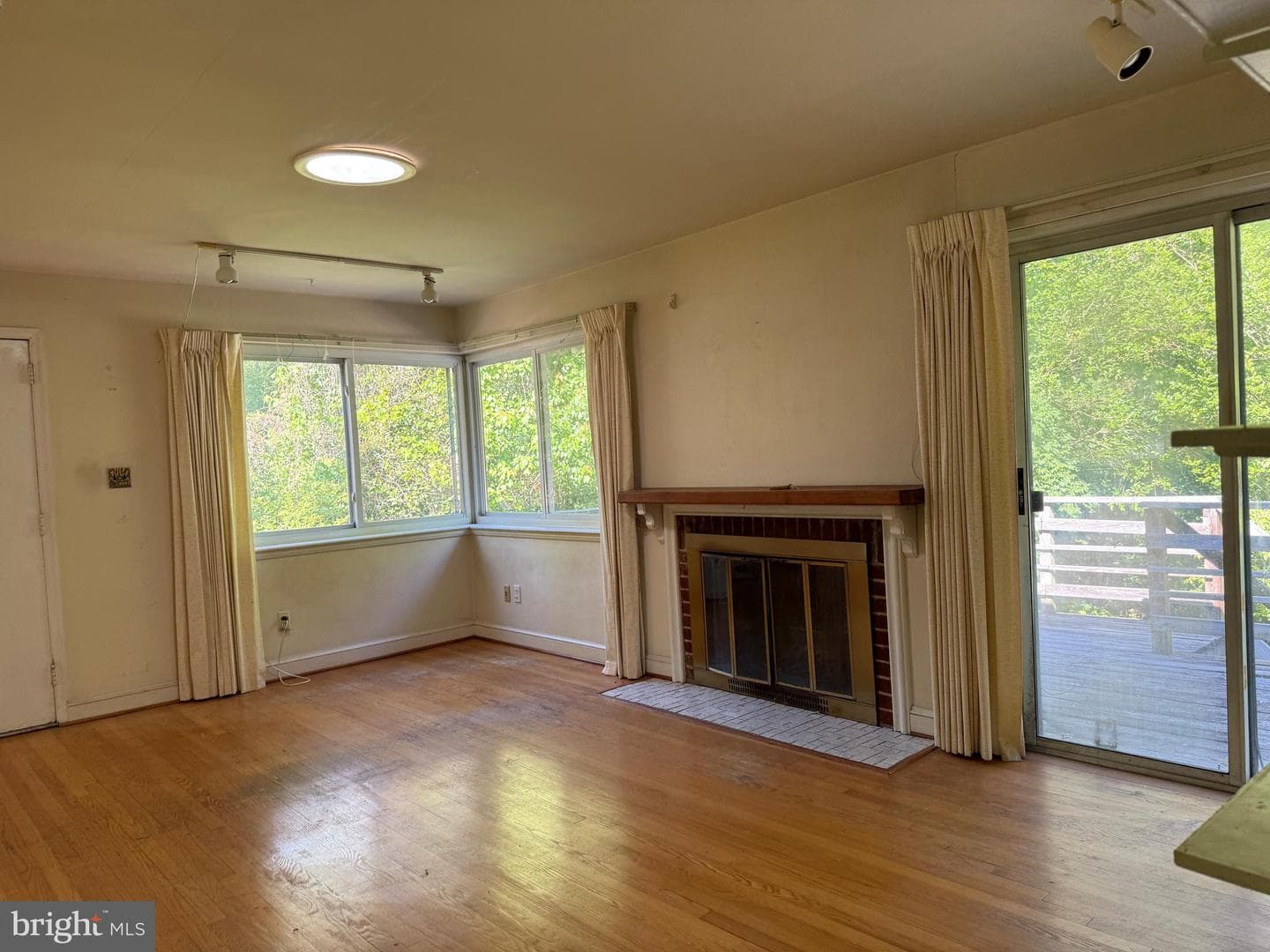 7028 Bradley Circle photo 11